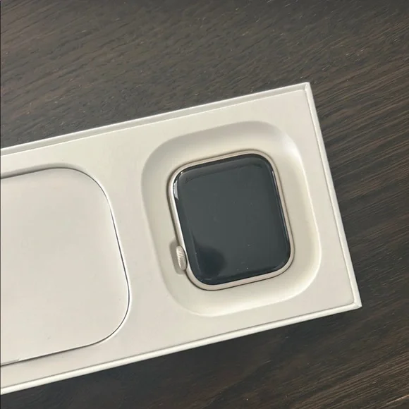 NWT Apple Watch SE (2nd Gen) w/ GPS 40mm - Picture 8 of 15